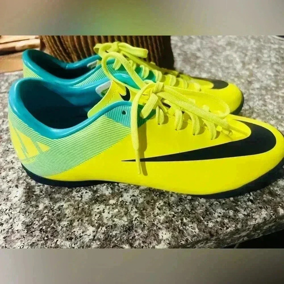 Nike Mens Rare Mercurial Victory II Turf Soccer Shoes Cleats 441994-754 Size 6 - Picture 1 of 9